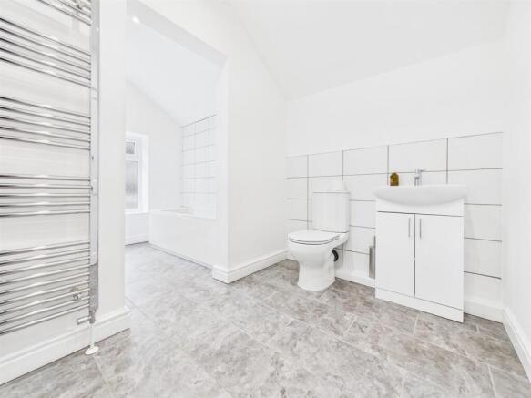 5 bed Terraced for sale Image 6