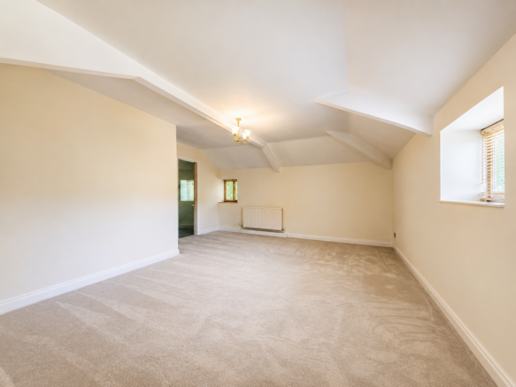 4 bed Semi-Detached for sale Image 7