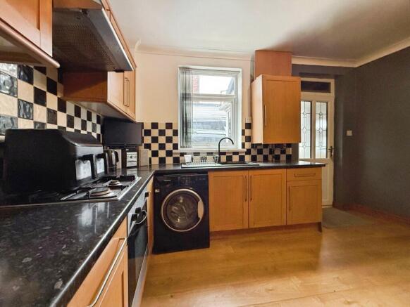 3 bed Terraced for sale Image 9