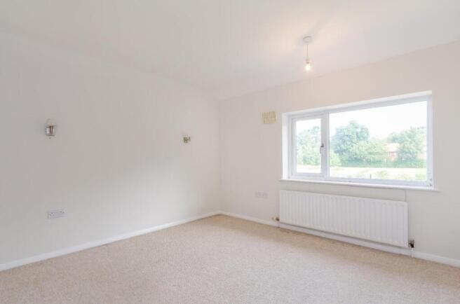 3 bed Terraced to rent Image 4