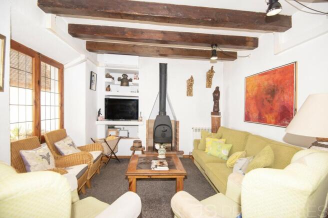 NICE TOWNHOUSE FOR SALE IN POLLENSA 