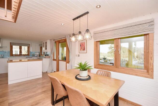 Fairway Lakes, Caldecott Hall, Fritton, Great Yarmouth photo 3
