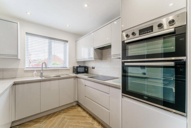 2 bed Semi-Detached Bungalow for sale Image 6