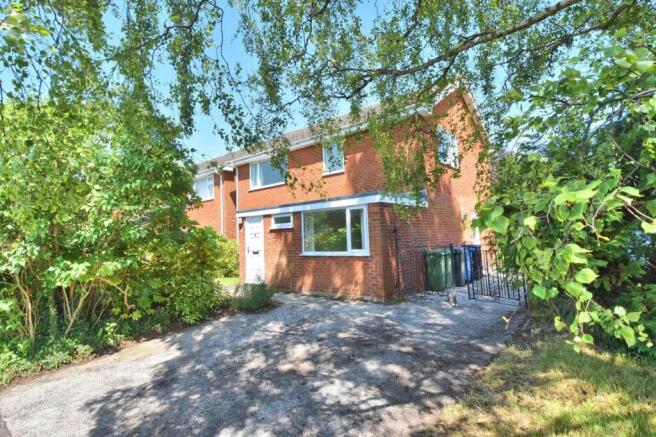 4-bed house on Maes Cantaba, Ruthin, LL15, £295,000