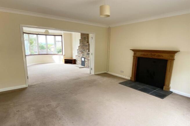 open plan sitting di