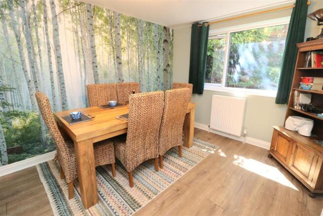 2 bed House to rent Image 4