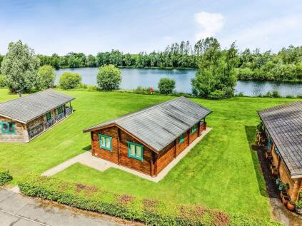 13 Lake Pochard, Cirencester