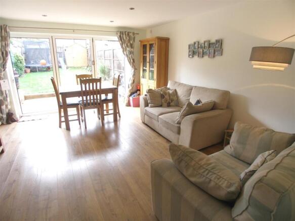 Lounge/Dining Room