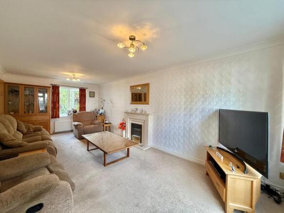 4 bed Detached for sale Image 4