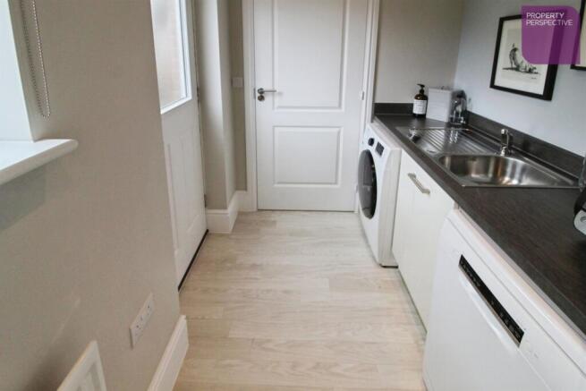 4 bed Detached for sale Image 6