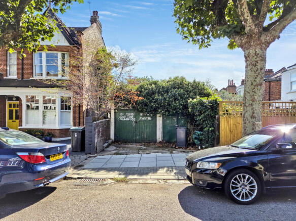 Garages rear of 35 Park Avenue, Crouch End, London N8 7RU