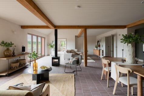 Newhouse Farm, Felsted, Essex
