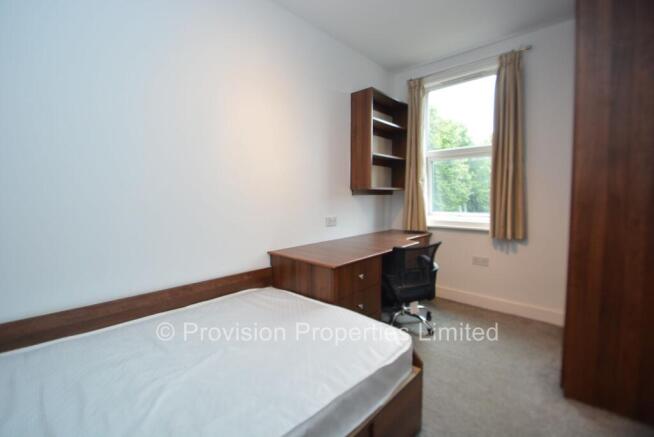 6 bed End of Terrace to rent Image 10
