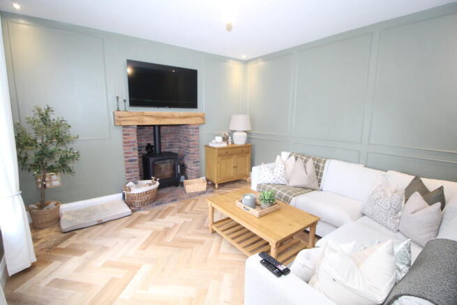 5 bed Detached for sale Image 5