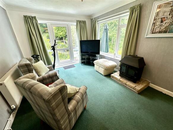 MAIN ROOM