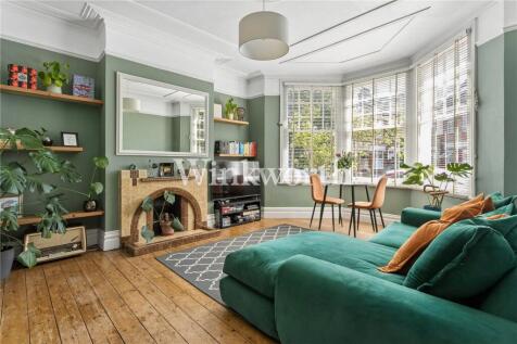 Belsize Avenue, London, N13