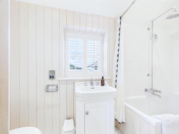 3 bed House for sale Image 12