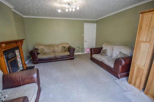 4 bed Detached to rent Image 5