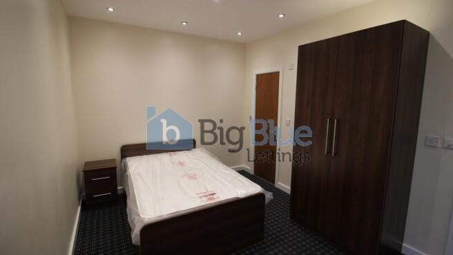 6 bed Terraced to rent Image 11
