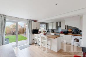 35, Burns Road, Pound Hill, Crawley RH10 3AT
