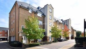 Flat 16, 3 Caledonian Court, Wells View Drive, Bromley BR2 9TU