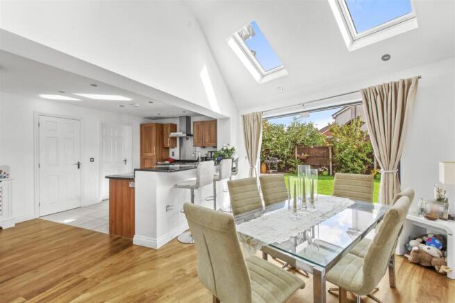 7 Turners Field, HP13 5YZ-9.jpg