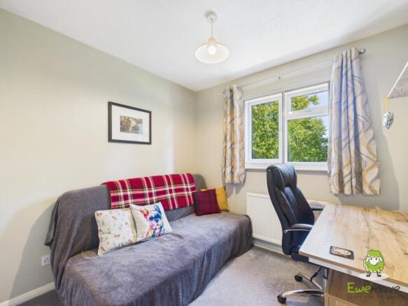 EweMove Estate Agents Basingstoke - Nursery Close 