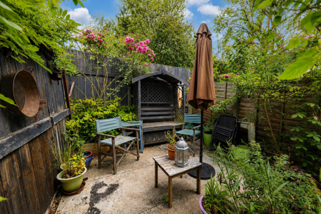 3 bed Terraced for sale Image 11