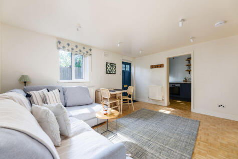 The Glade, Coningham Road W12