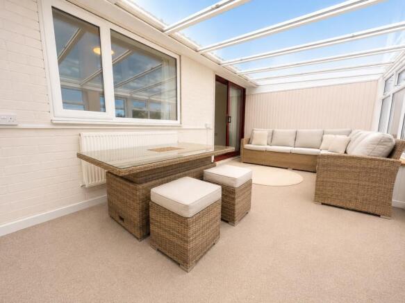 3 bed Bungalow to rent Image 9