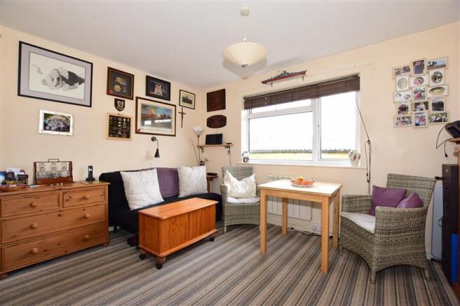 Living Room/ Bedroom