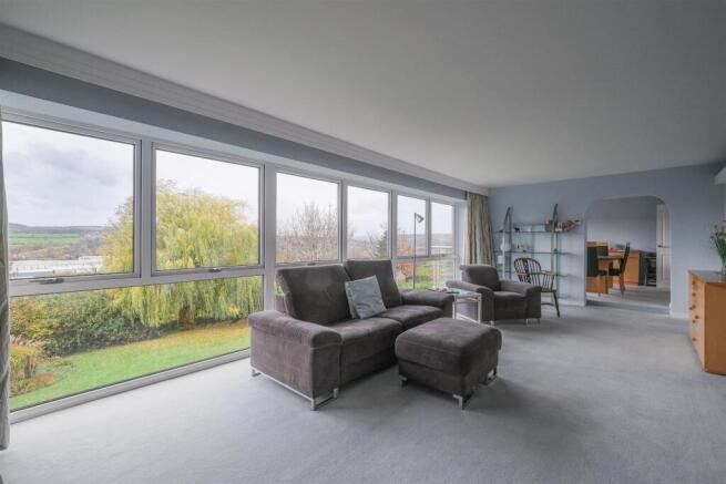 4 bed Detached for sale Image 6