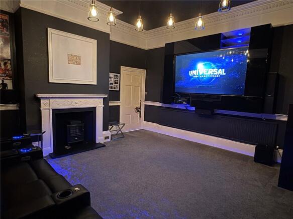 6 bed Detached for sale Image 6