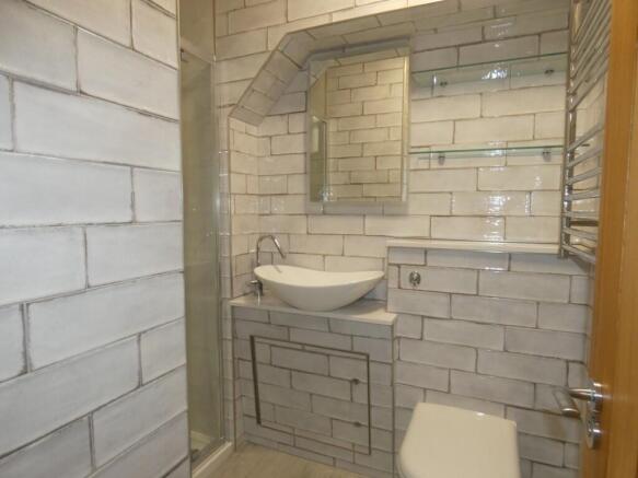 2 bed Apartment to rent Image 10