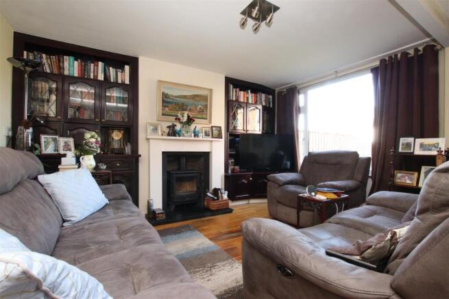 Living Room.JPG