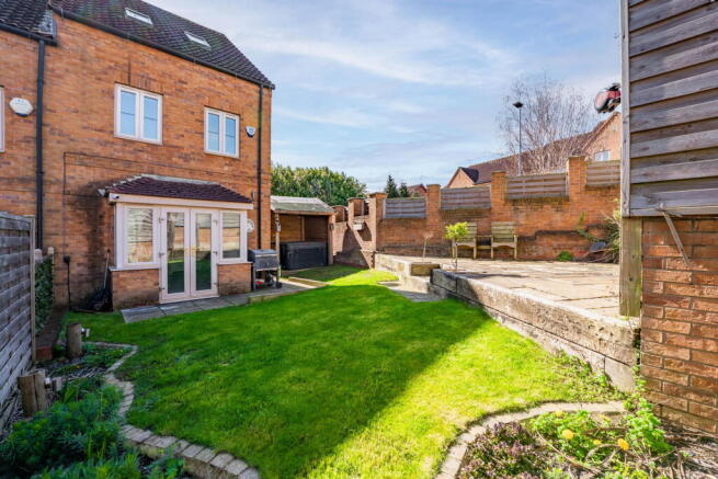 3 bed Town House for sale Image 4