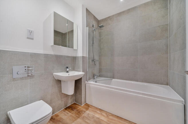 3 bed Semi-Detached to rent Image 5
