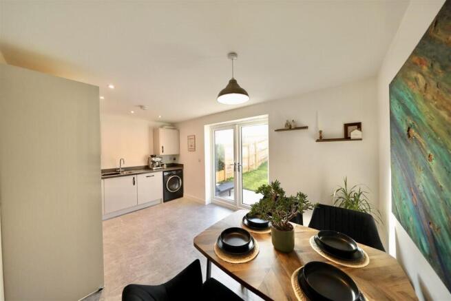 3 bed Semi-Detached for sale Image 8