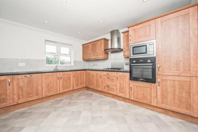 4 bed Terraced for sale Image 5