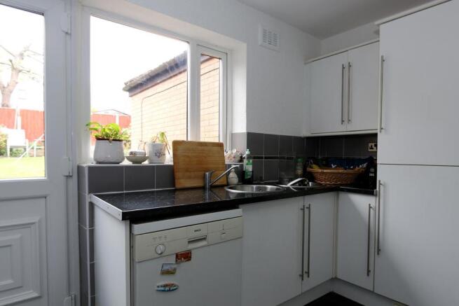 014 Kitchen.JPG