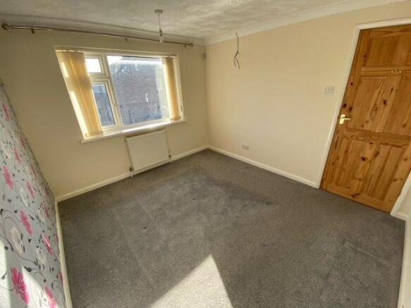 Master Bedroom (2)