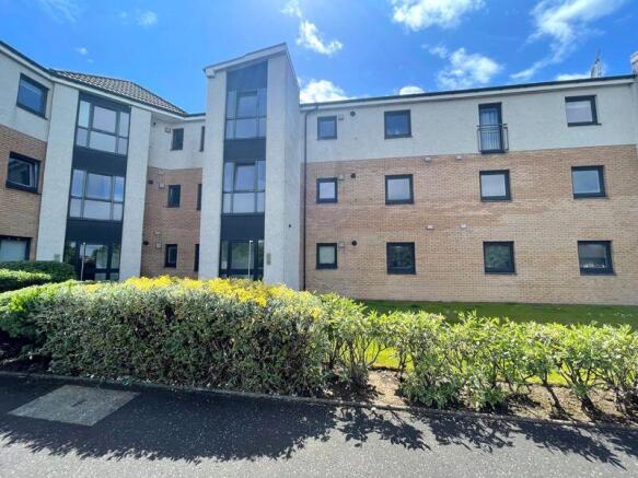 2-bed flat on Shawfarm Gardens, Prestwick, £125,000