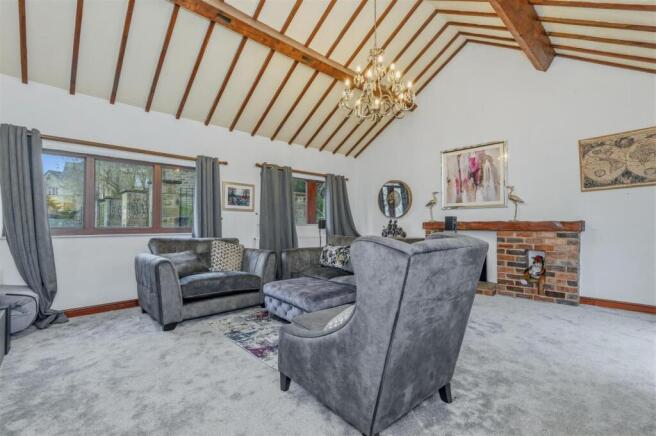 4 bed Detached for sale Image 12