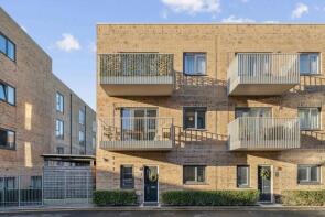2, Rose House, Plum Mews, London SW17 0FF