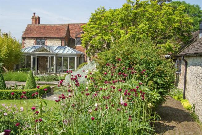 house. estate agency Amberley garden
