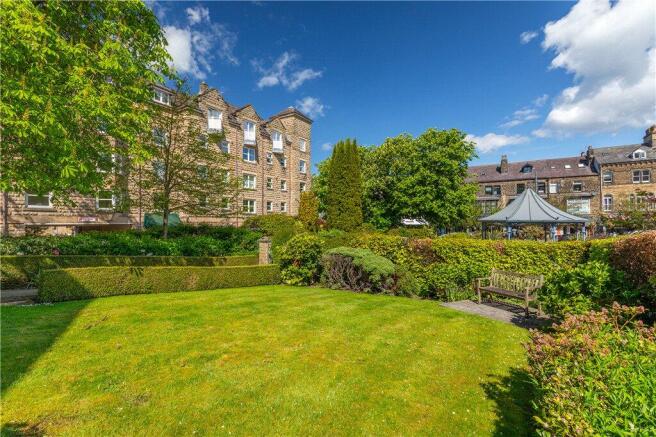 2 bed Apartment for sale Image 11