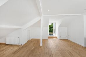103, Highgate West Hill, London N6 6AP