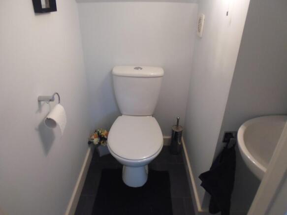 Upstairs wc.