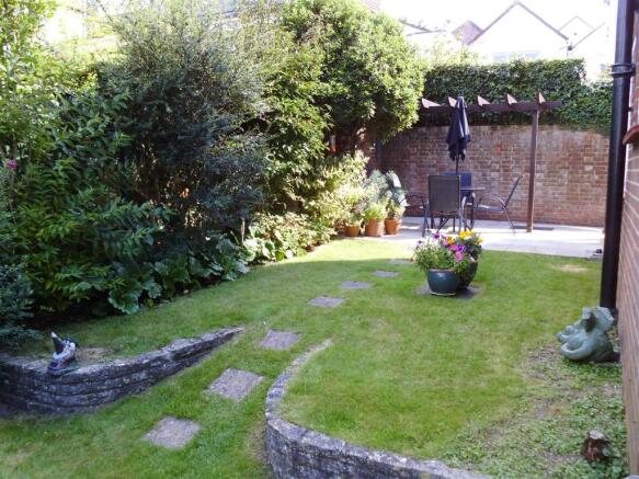 29 - Garden Back b.jpg