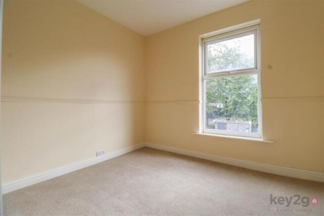 4 bed Terraced to rent Image 8